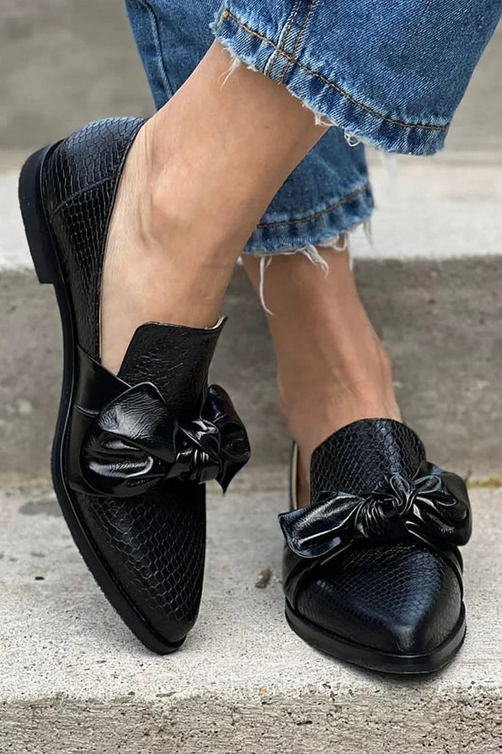 Maevria | Black Loafer With Shiny Bow