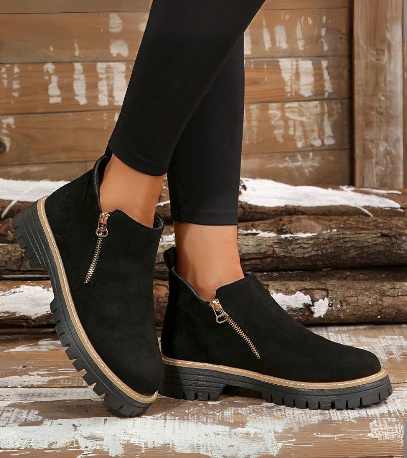 Black 2 / 11 US | 42 EU
