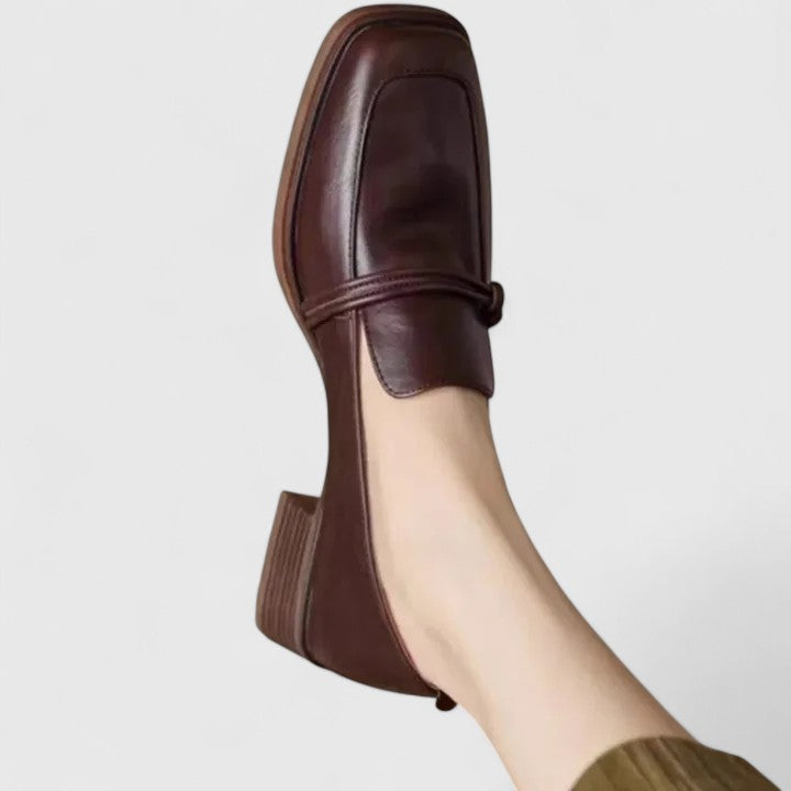Brown / 9 US | 40 EU