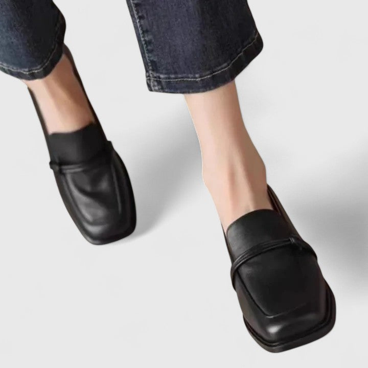 Black / 7 US | 38 EU