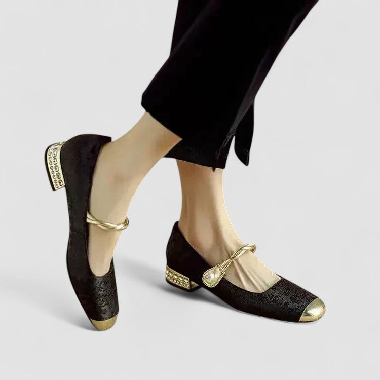 Black / 9 US | 40 EU